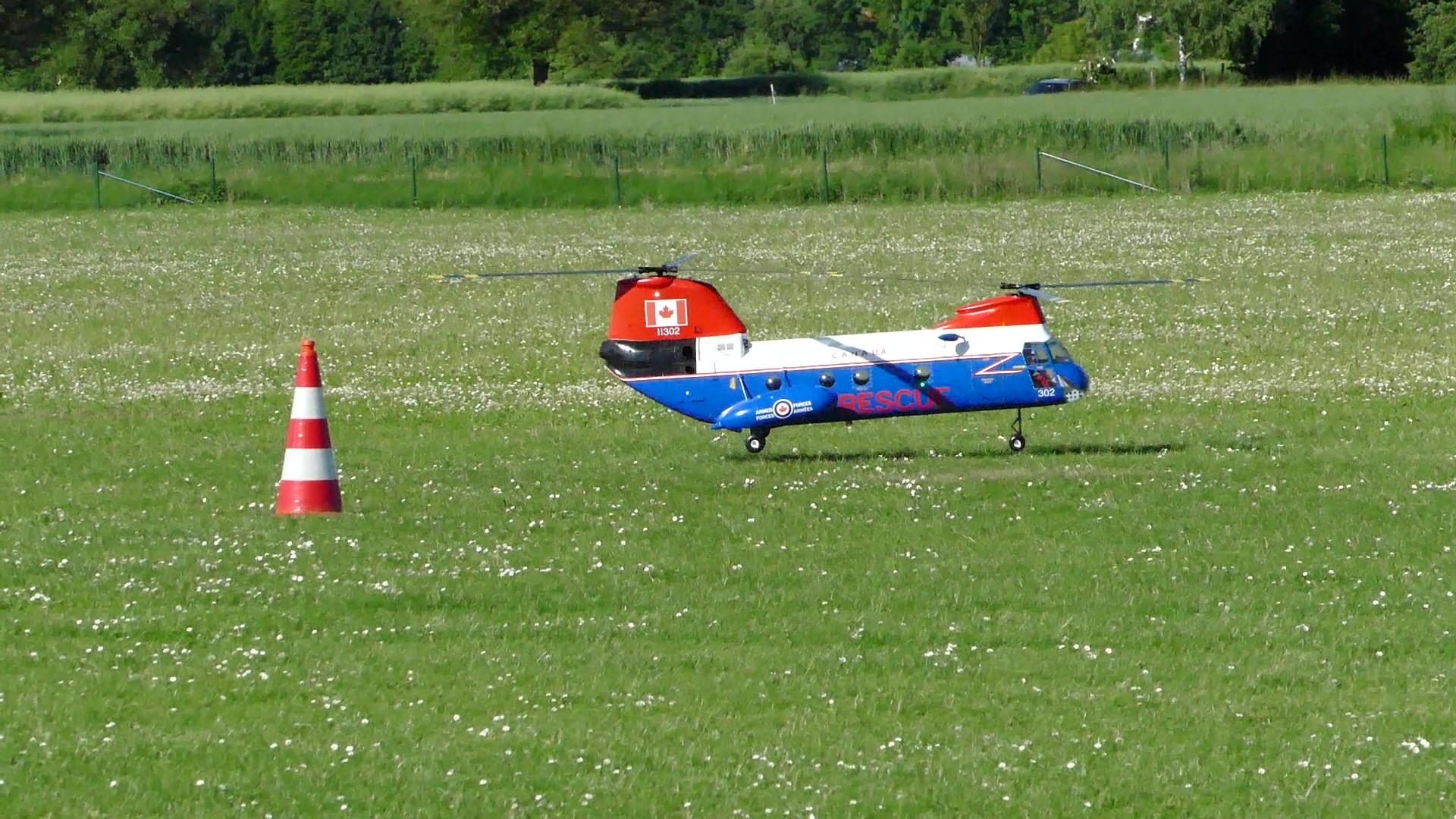 Chinook mit Start und Rundflug